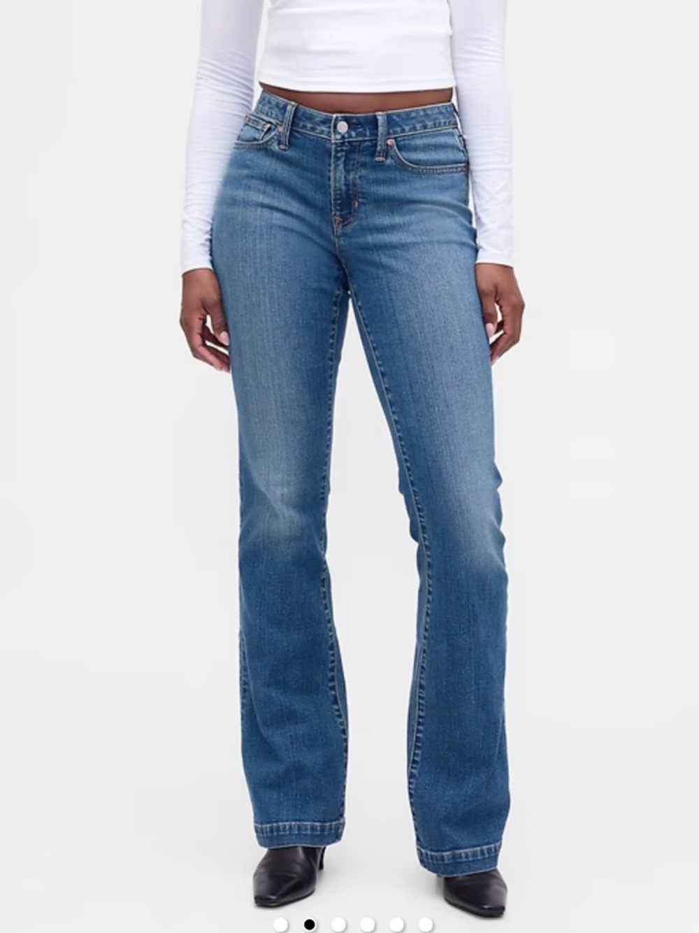 GAP Curvy Low Rise Long & Lean Jeans Midwash Bootcut - Size 6 Short